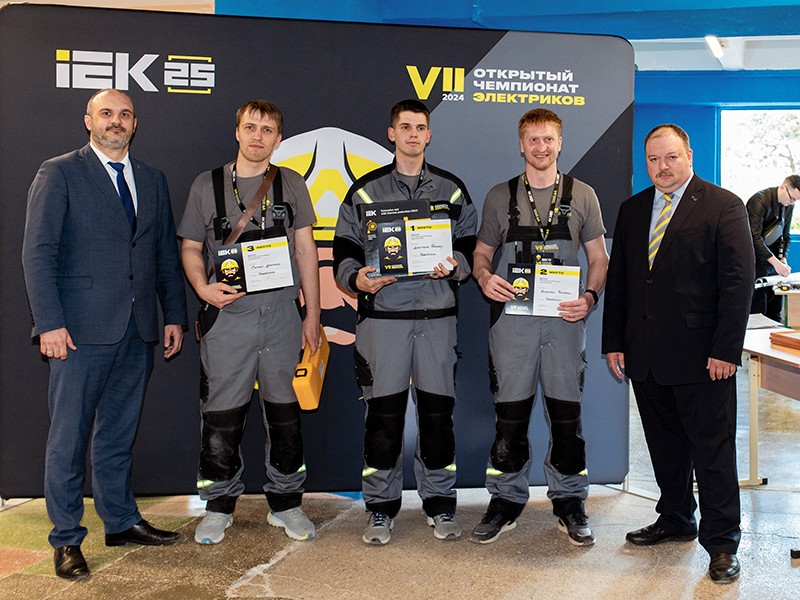 Молодые специалисты или опытные мастера — кто победил в полуфинале VII Открытого чемпионата электриков IEK в Севастополе?
