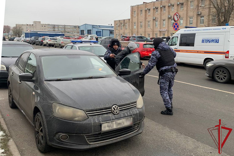 Cотрудники Росгвардии провели занятия по нейтрализации вооруженных преступников и освобождению заложников