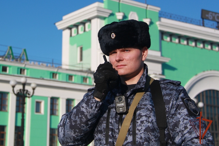 Сотрудники вневедомственной охраны Росгвардии задержали гражданина, находящегося в федеральном розыске