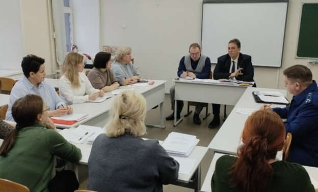 Шабардин разобрался с конфликтом в кировской школе