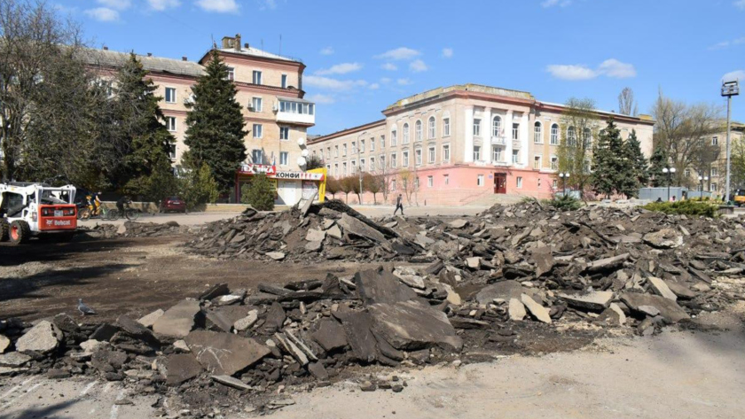 Приамурье обустроит сухой фонтан на главной площади Амвросиевки - gtrkamur.ru
