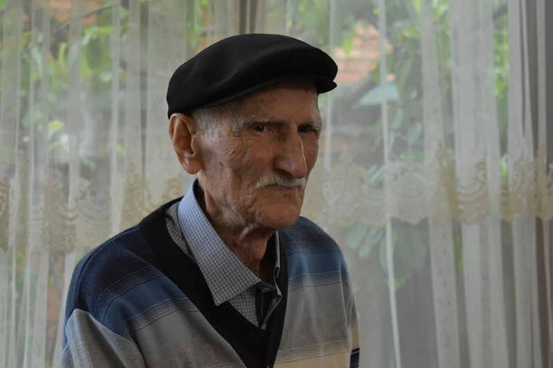 90 летний мужчина. Славные сыны Осетии. 100 Лет Осетии-Алании -картинки.