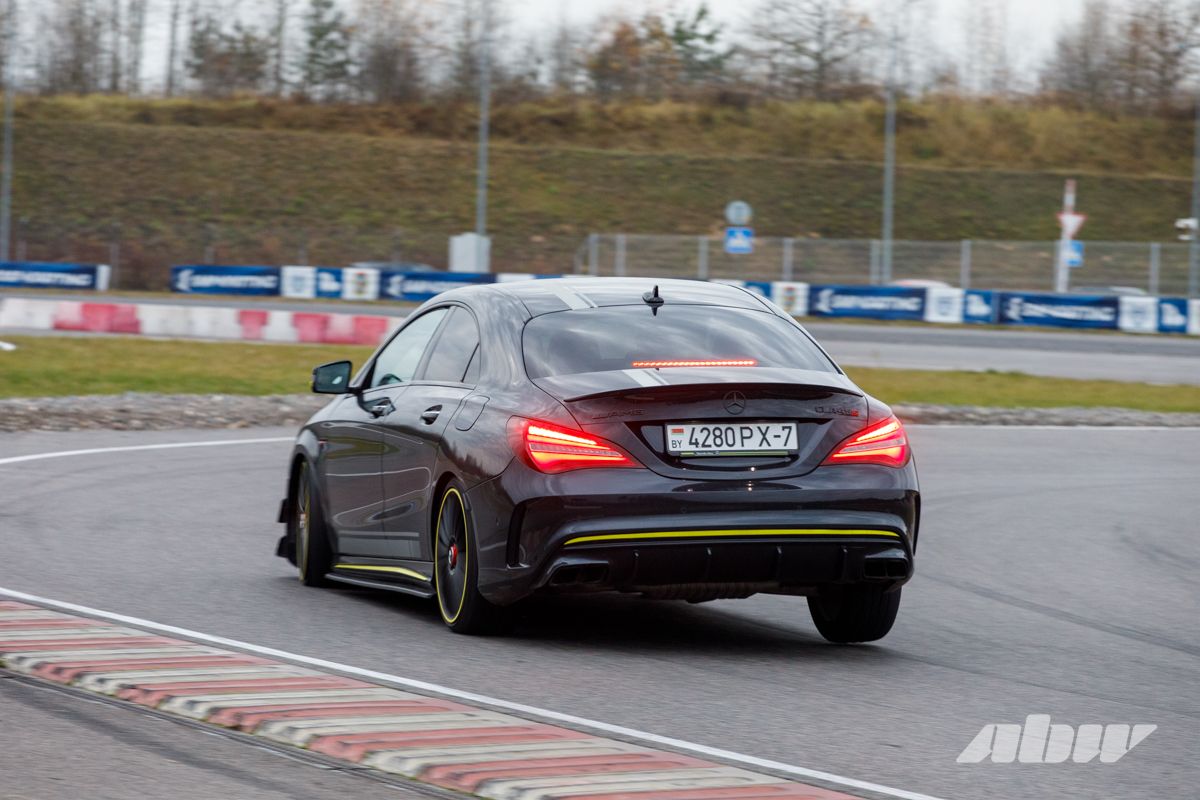 Кто на Boxster, кто на Corvette: смотрите, какие авто приехали на трек-день под Минском
