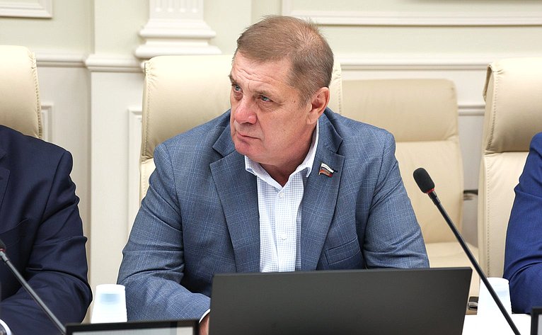 Николай Семисотов