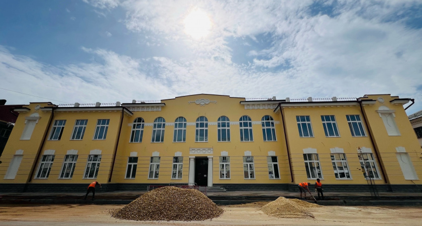 Пушкинская гимназия примет детей в День знаний