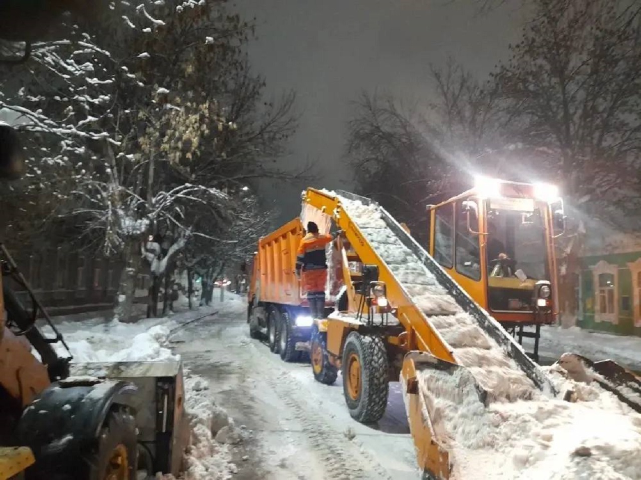С улиц Уфы за ночь вывезли полторы тысячи кубометров снега | 0