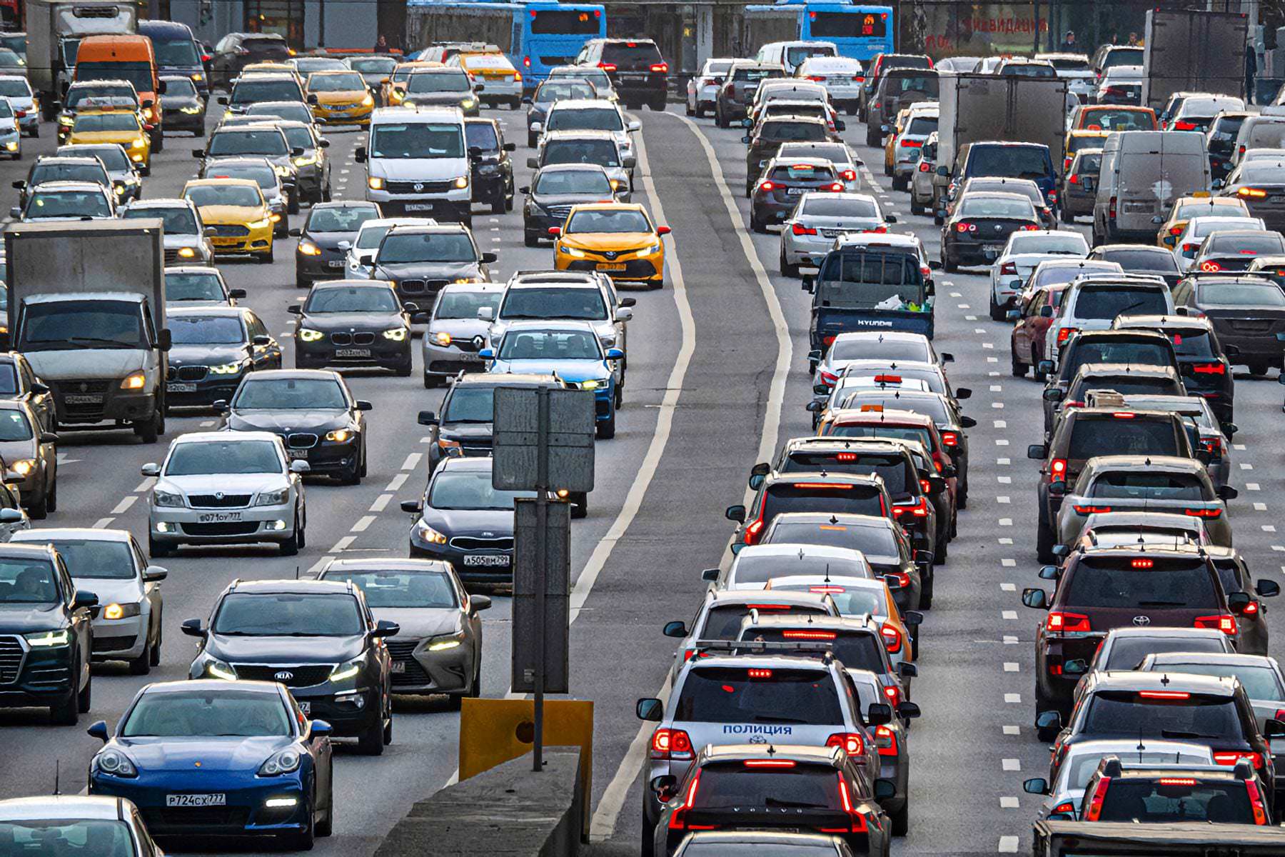 Москва пробки причина. Московские пробки. Пробки на проспекте андропова. Москва пробки причина. Москва пробки причина.