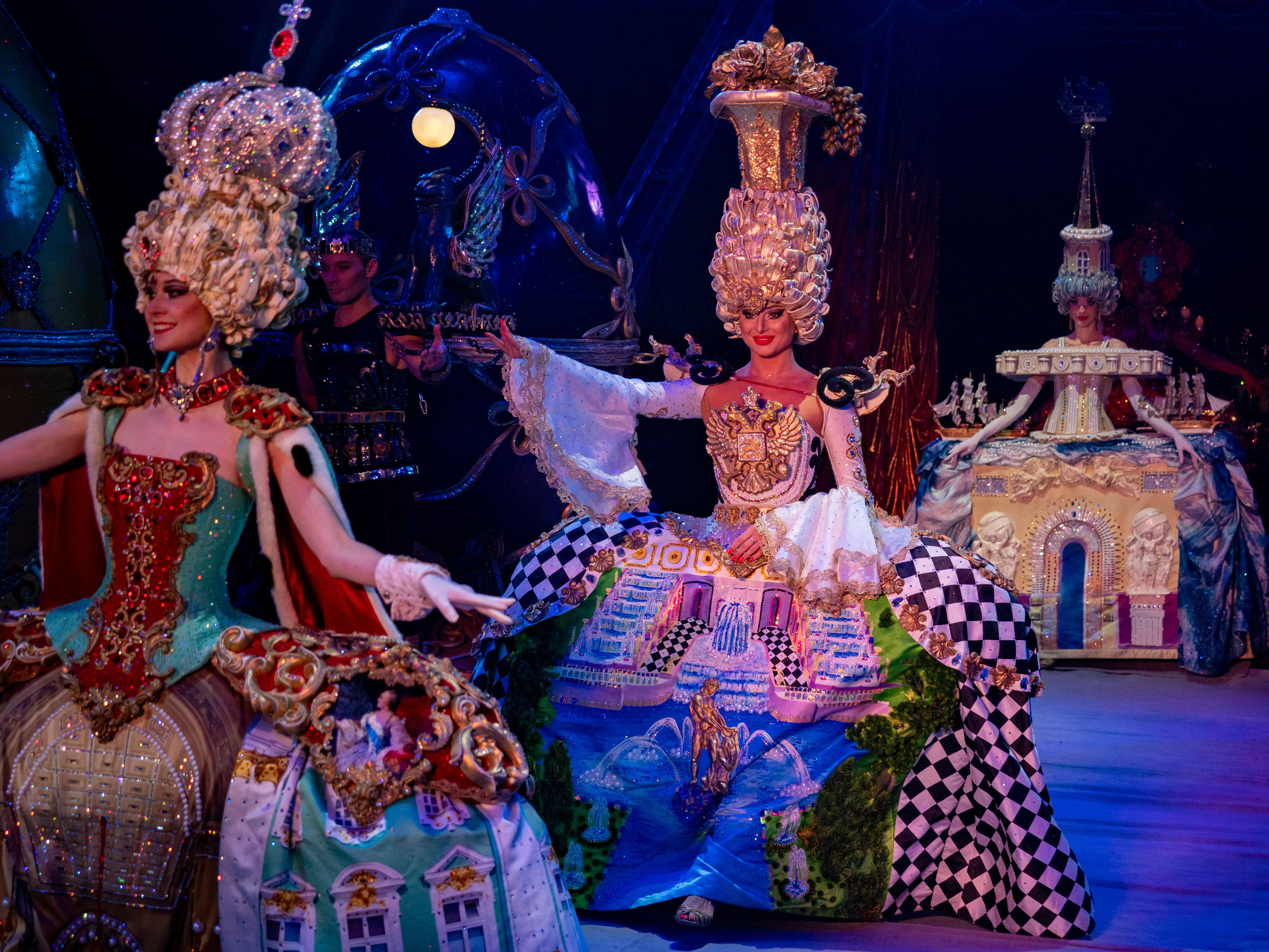 бурлеск гии эрадзе. шоу гии эрадзе бурлеск. бурлеск гии. королевский цирк гии эрадзе бурлеск. королевский цирк гии эрадзе бурлеск.