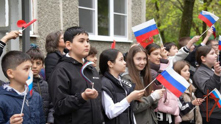 Росгвардейцы поучаствовали во всероссийской акции «Парад у дома ветерана» в Кабардино-Балкарии