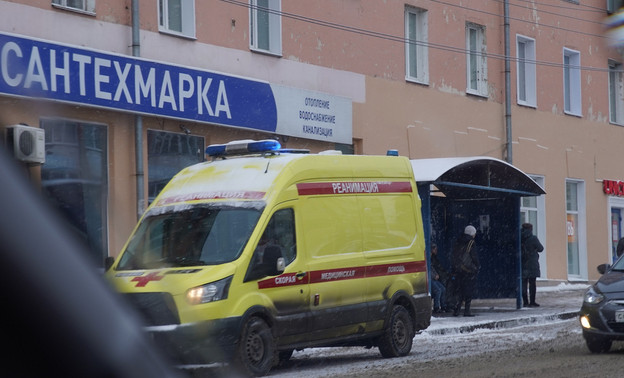 На Московской в Кирове мужчина выпал из окна