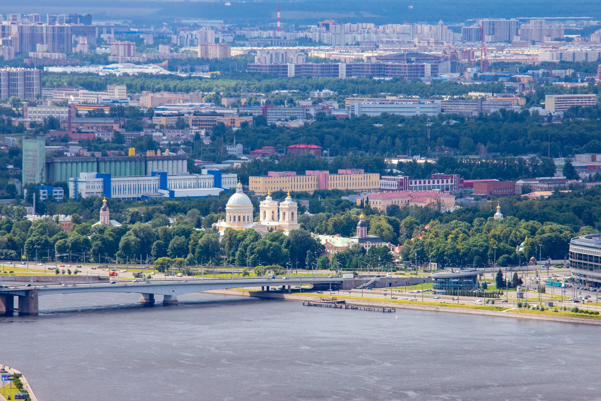 Москва решила. Мосты над Невой. Мост фото. Мост над домами Санкт-Петербург
