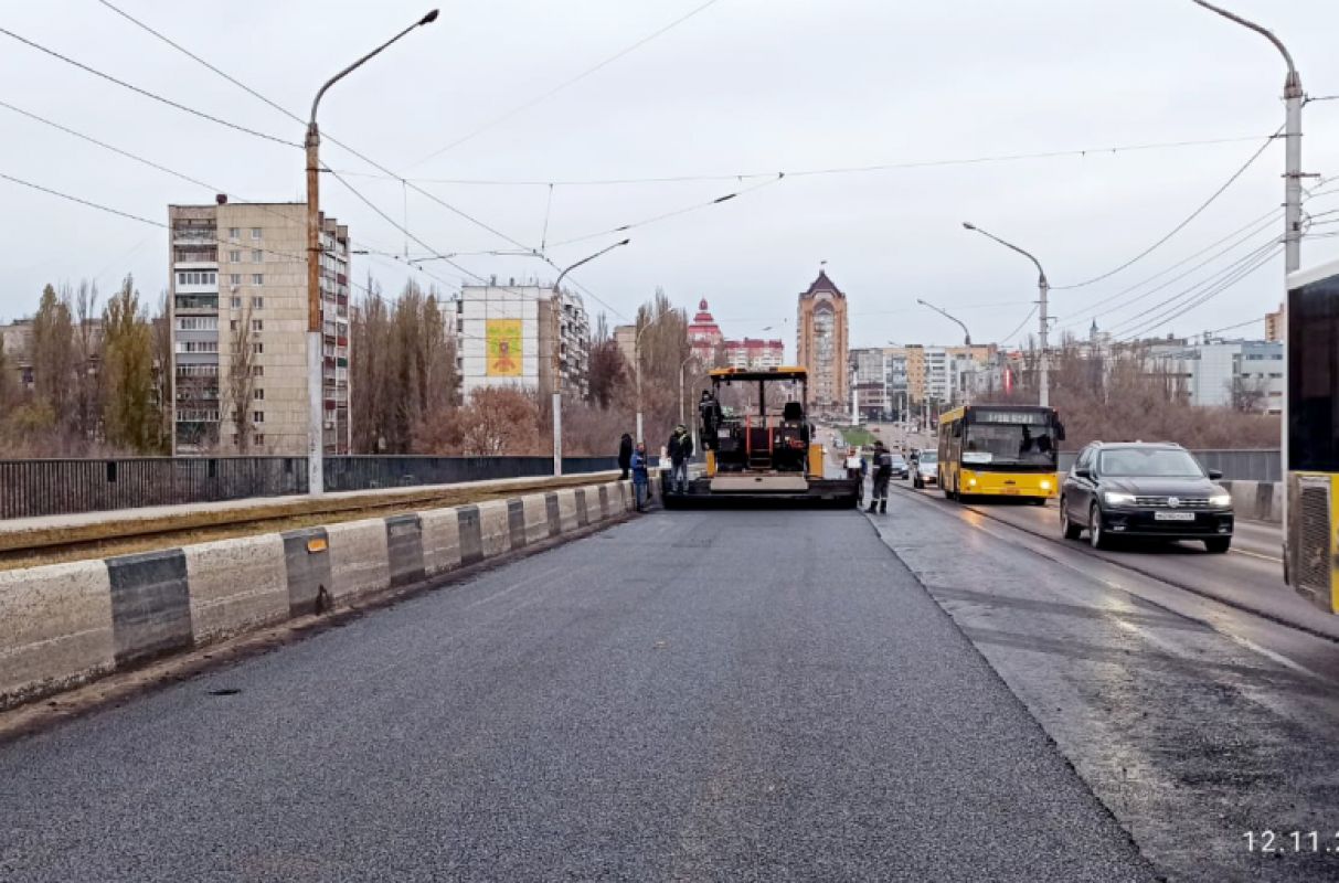 Липецк мост липецк новости сегодня. Проезжая часть с видом на город. Мост. Мост над каменным логом Липецк. Проспект Победы Липецк после ремонта.