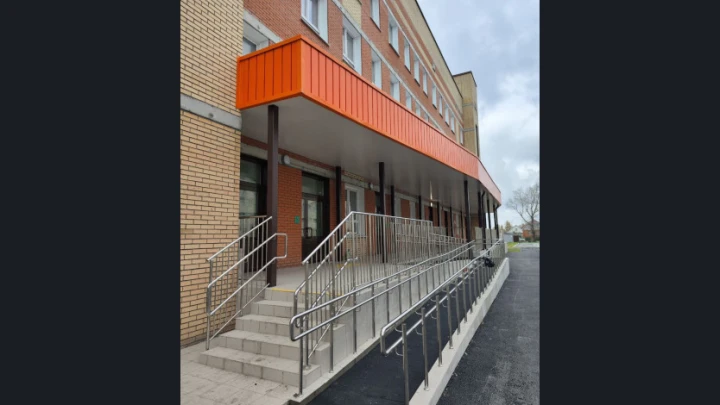 В Барабинском районе построен крупнейший в 2025 году отдельный корпус детской поликлиники