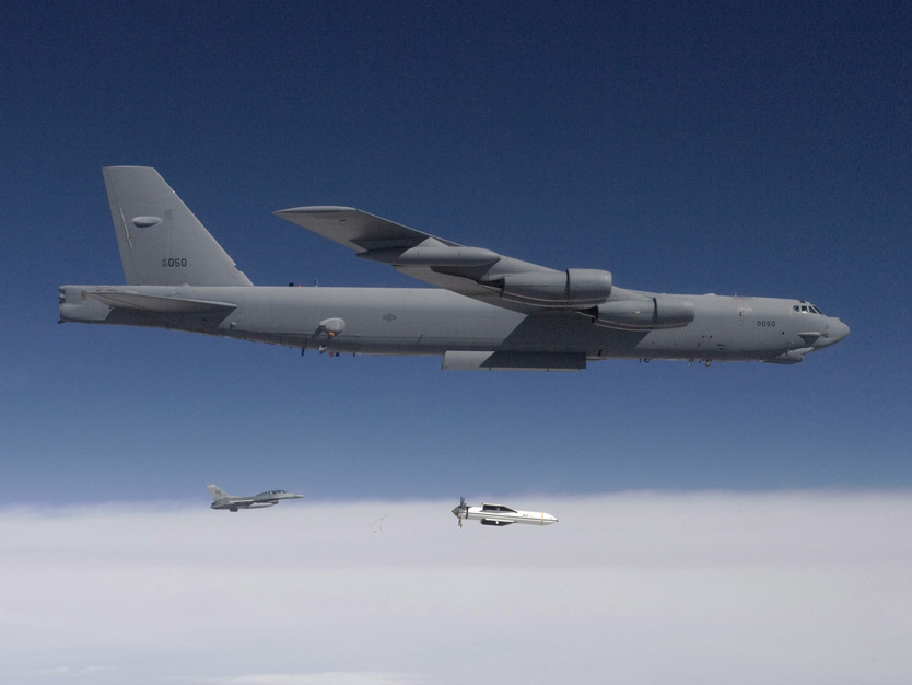 Американский бомбардировщик B-52 
