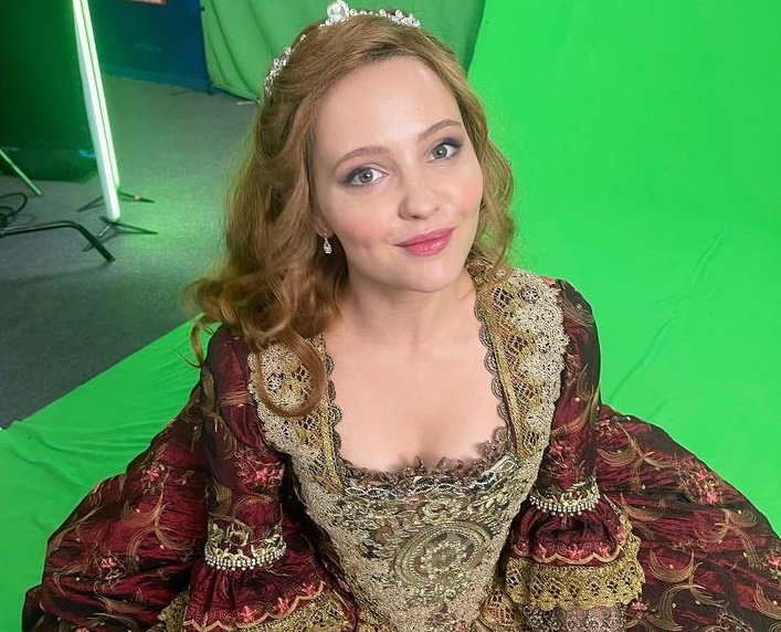 Хлынина закрутила роман с Корешковым, но нашла счастье с миллионером