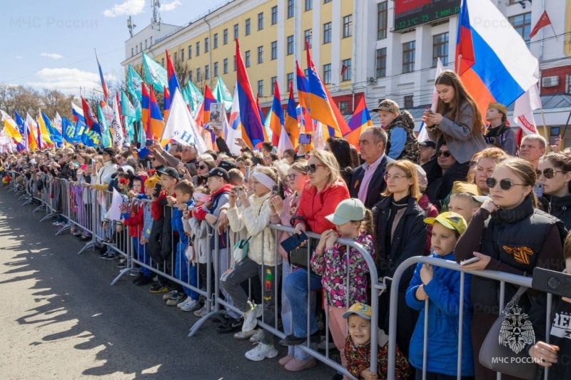 Кировские спасaтели приняли участие в торжественных мероприятиях в честь юбилея Великой Победы