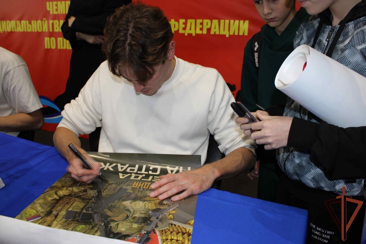 В САРАТОВЕ ПРОШЕЛ ЧЕМПИОНАТ РОСГВАРДИИ ПО ПЛАВАНИЮ