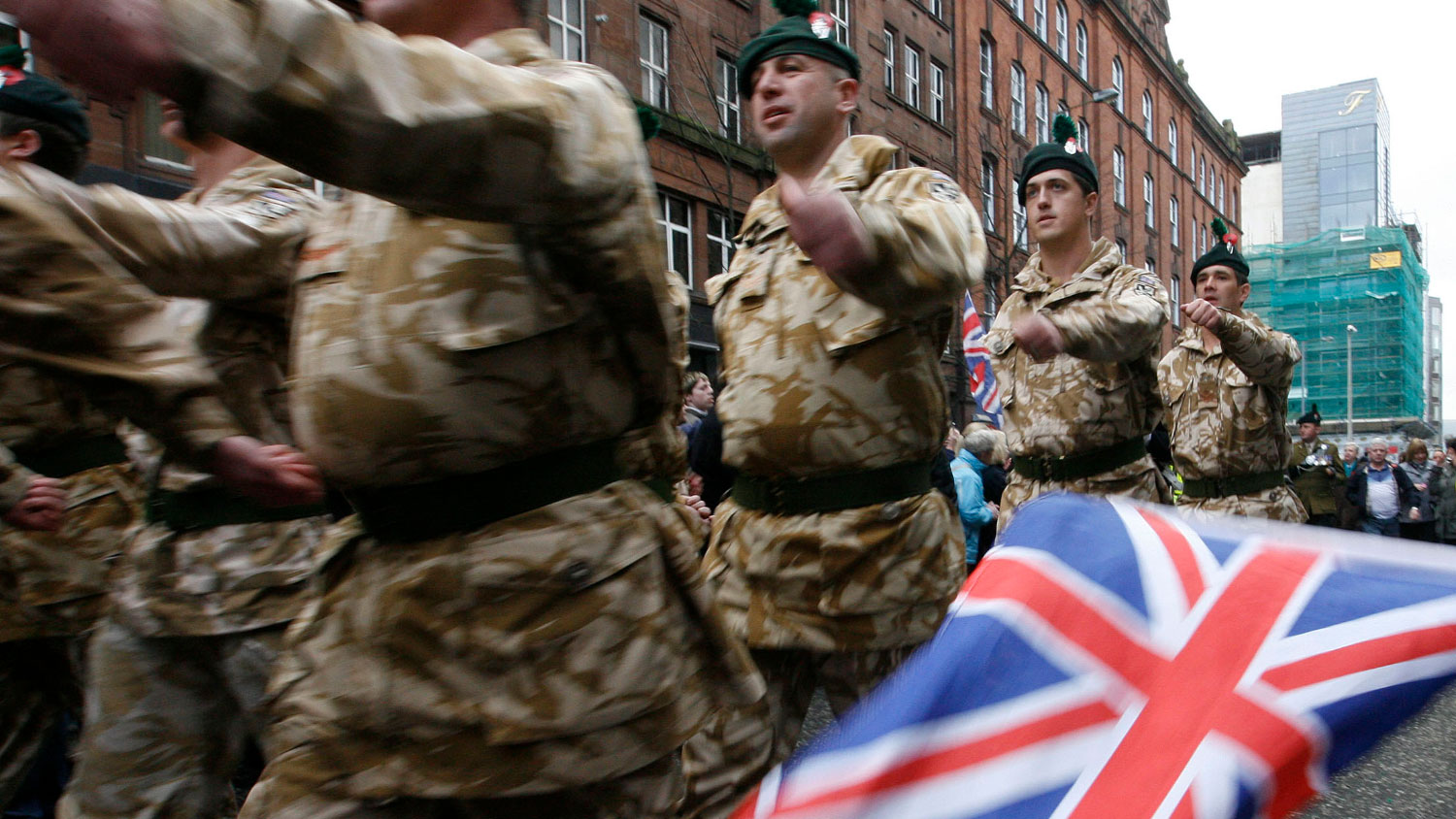 Что происходит в британии. Армия Британии 2021. Армия Британии учения. Солдаты Великобритании. Британские войска в Эстонии.