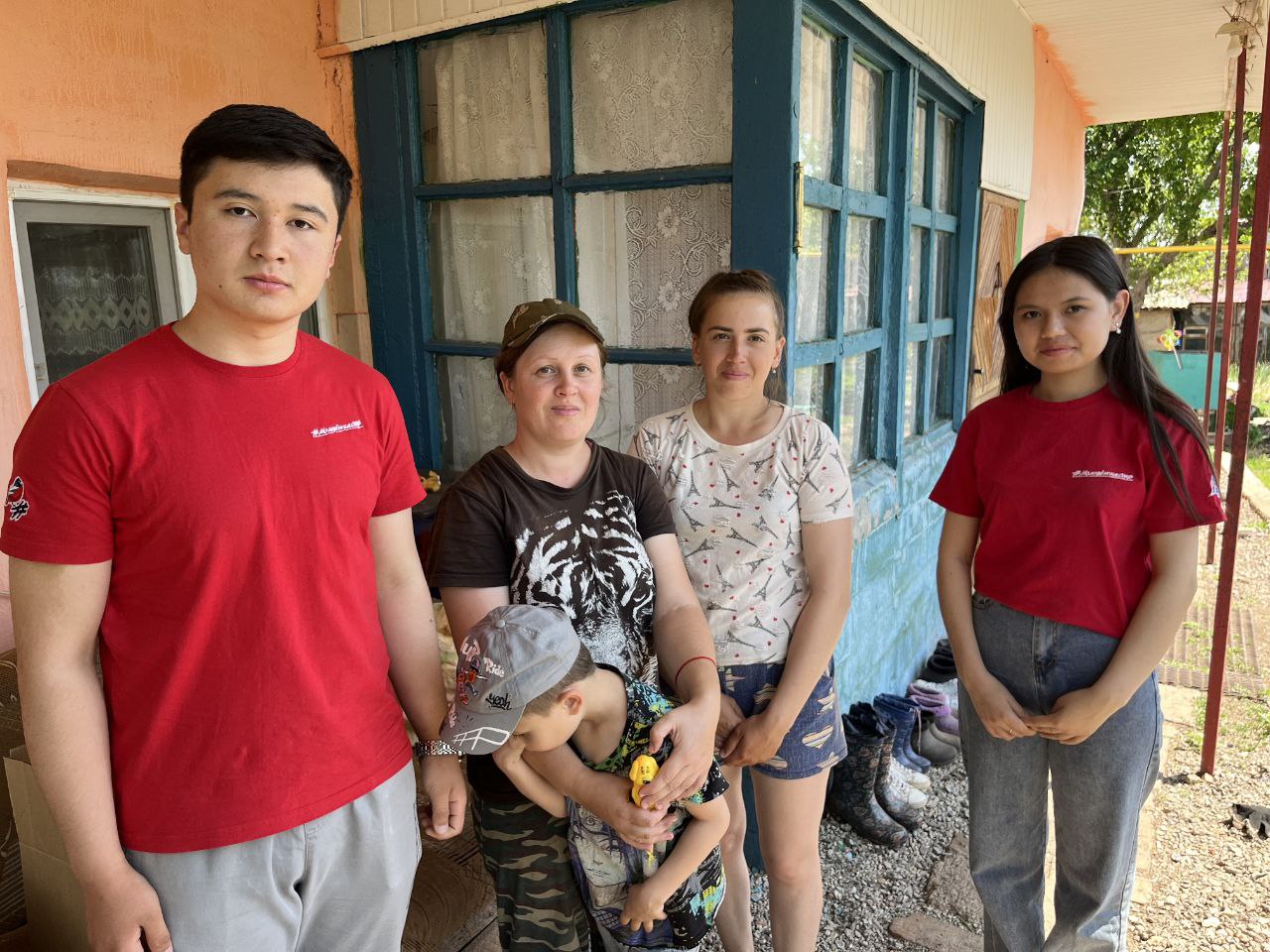 Многодетная семья. Дети волонтеры. С днём защиты детей для многодетной семьи. Волонтёры Оренбургской области.