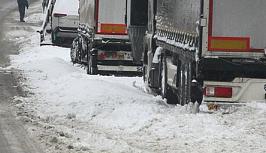 На трассе в Приангарье вновь ограничили движение для грузовиков