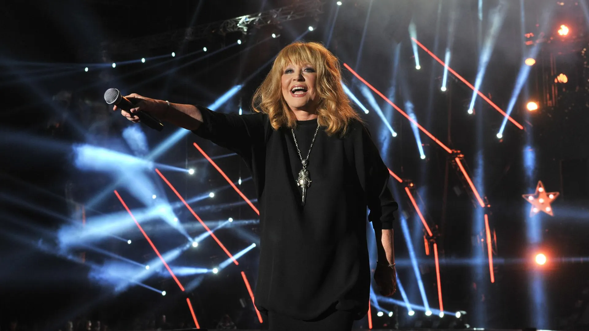 Пугачева избранное 1998. Пугачева 1998. Пугачева 1998. Юбилейный концерт аллы пугачевой 70. Лучшие концерты аллы пугачевой.