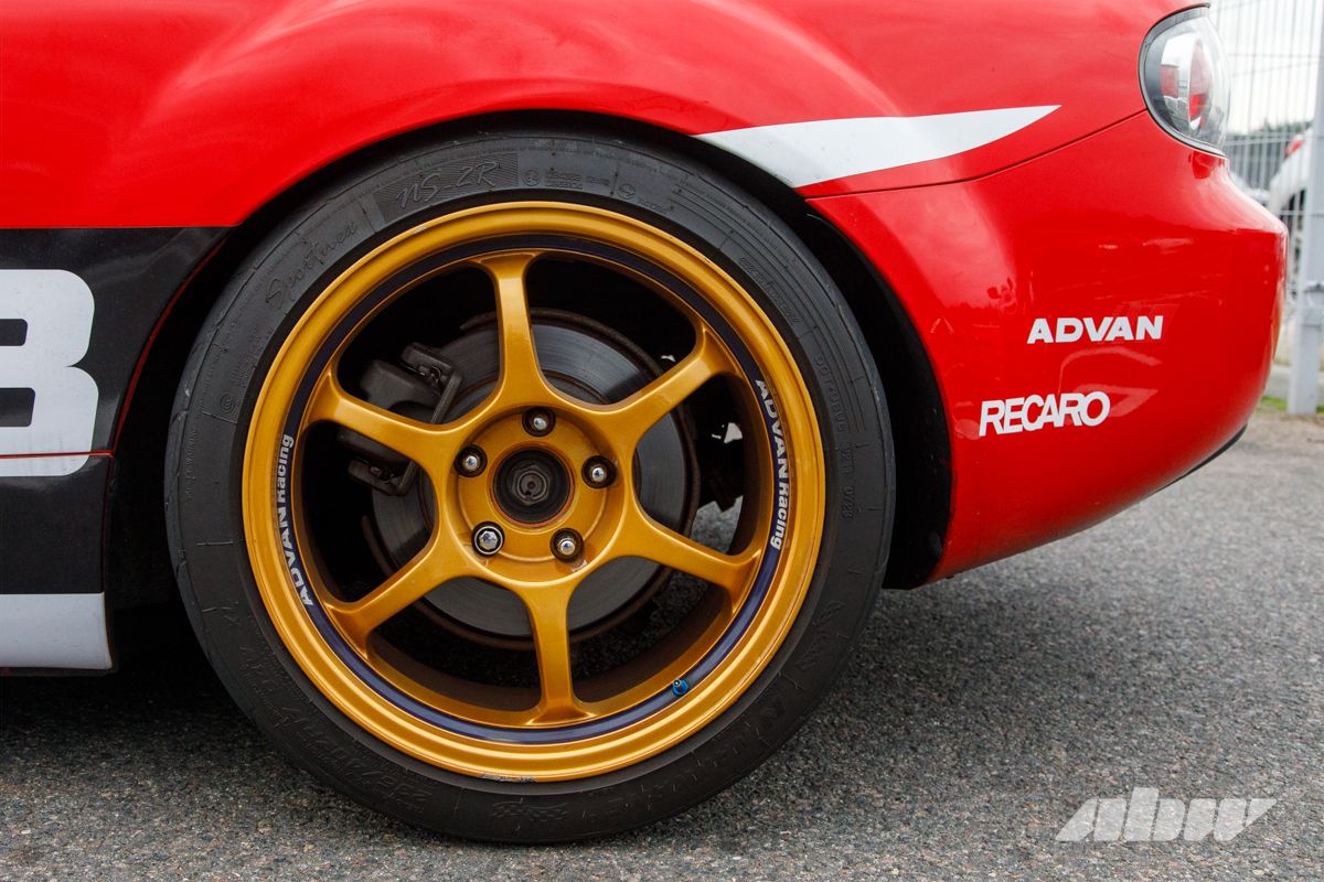 Кто на Boxster, кто на Corvette: смотрите, какие авто приехали на трек-день под Минском