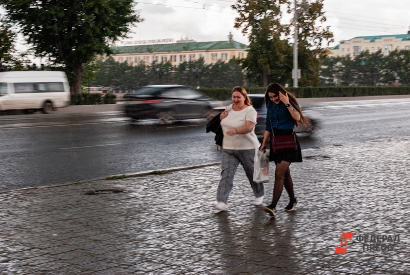 Когда закончится дождь в приморском крае. Ливень в СПБ. Дождь в Москве. Дождь в Челябинске. Санкт-Петербург дождь.