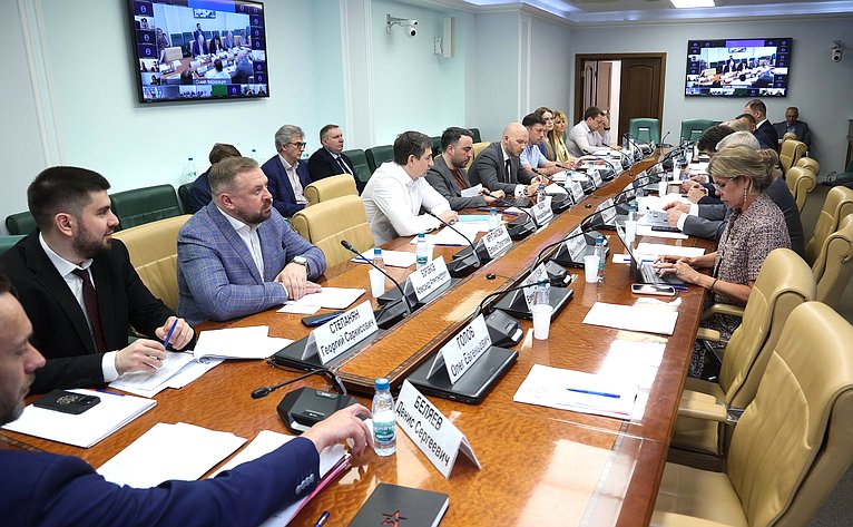 Совещание Комитета Совета Федерации по федеративному устройству, региональной политике, МСУ и делам Севера на тему «Актуальные проблемы проведения общих собраний собственников помещений в многоквартирных домах с использованием информационных систем»