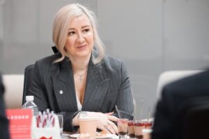 александра леонова