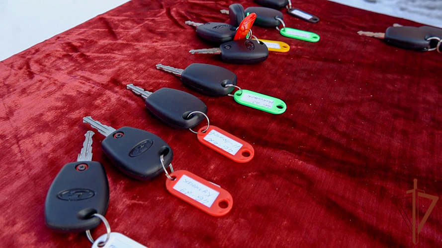Сотрудникам Росгвардии вручили ключи от новых служебных автомобилей в Пензе