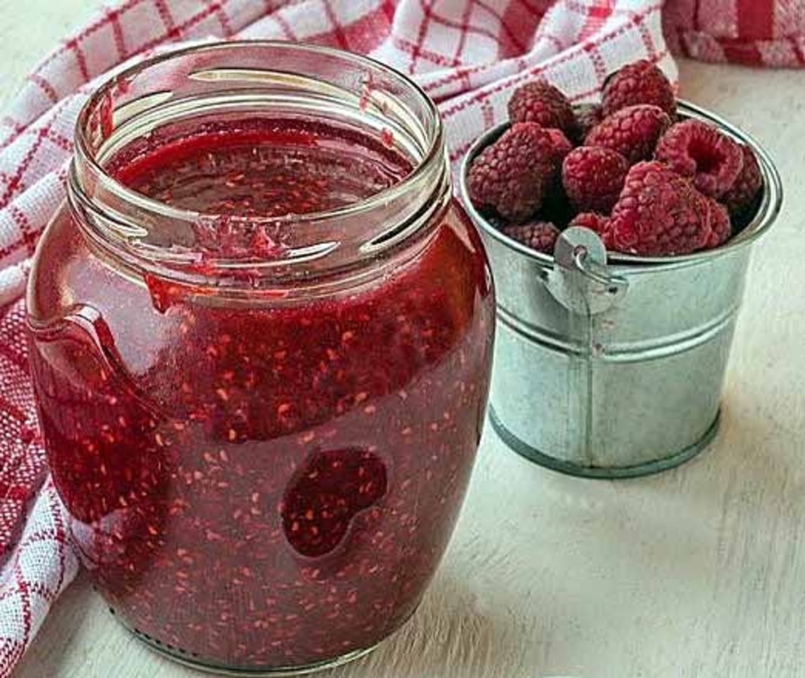 Как сварить вкусную малину. Джем малина. Варенье. Варенье малина. Варенье из малины.