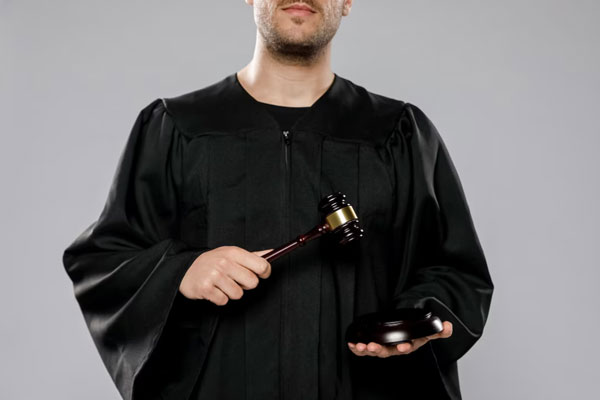 Экс-главу «Гортранса» Екатеринбурга Сергея Нугаева выпустили из СИЗО | Бывший глава «Гортранса» Екатеринбурга отпущен под домашний арест 