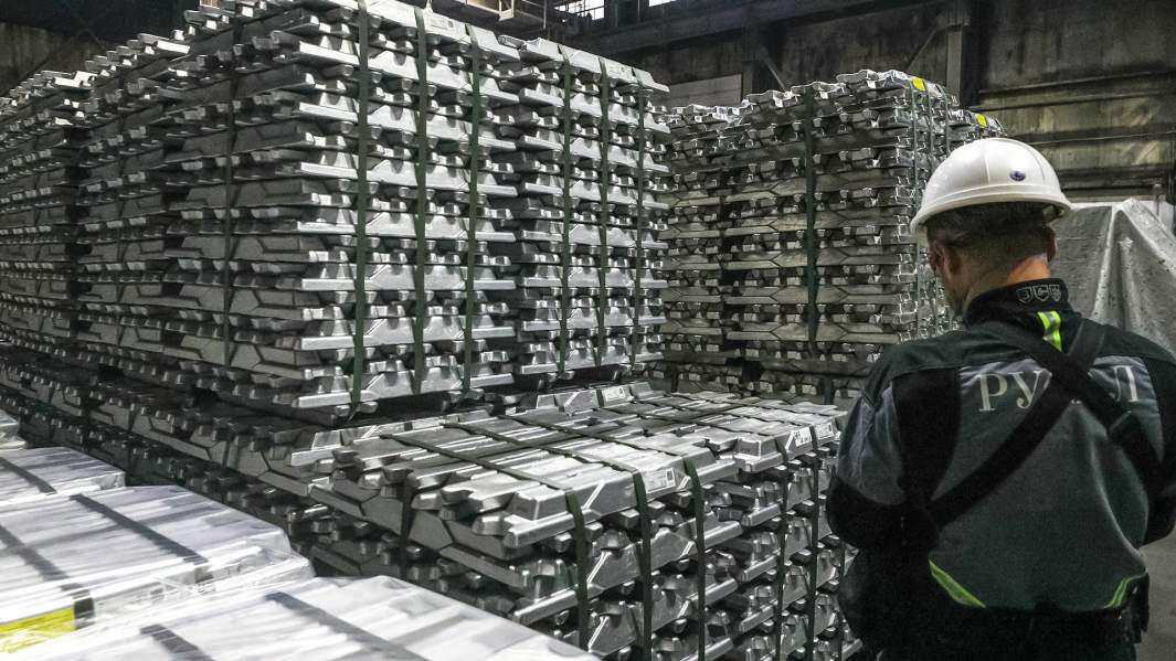 Preparing 0. Производство алюминия в Китае. Китай алюминий. Алюминий в России.
