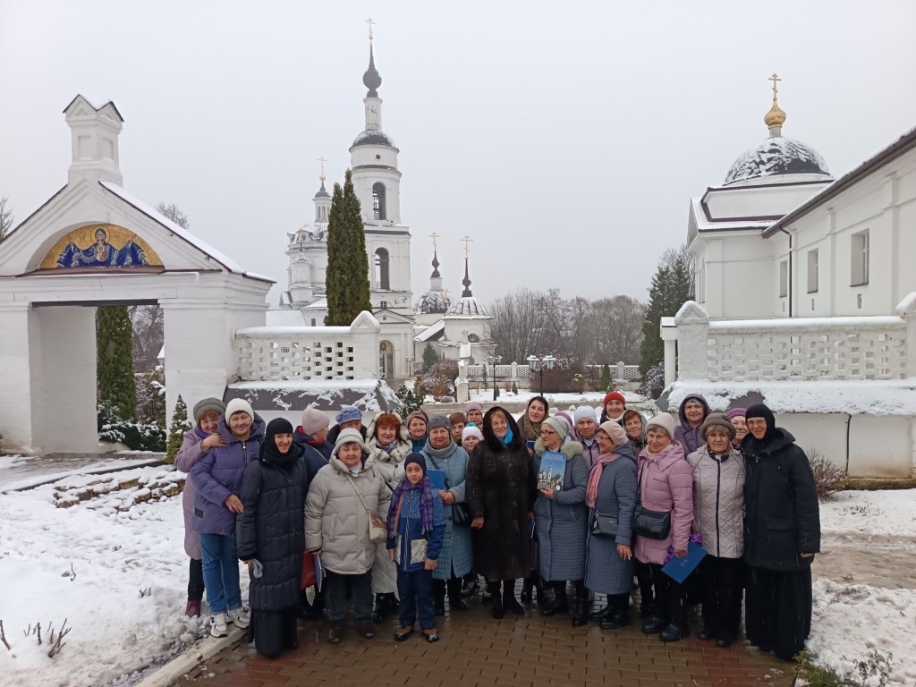 Жены и матери бойцов СВО посетили Никольский Черноостровский монастырь Малоярославца