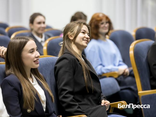 Министры не обижаются. О чём говорили студенты на встрече с главой белгородского Минздрава - Изображение 1