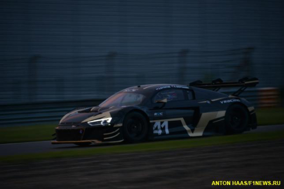 Audi R8 LMS GT4 победителей гонки