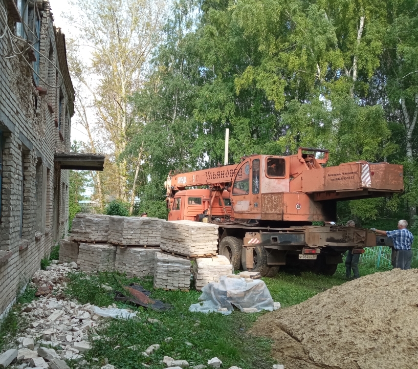 Сельсовет подгорное. Подгорное. Реставрация здания спецтехника. ТК С Подгорное.