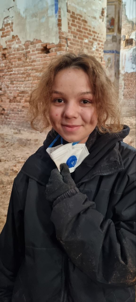 Добровольцы помогают «Белому Ирису» сохранять хрупкую старину