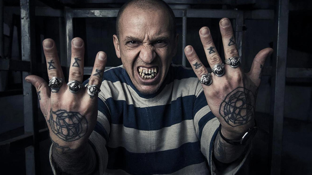 Житель Тихорецка продвигал 