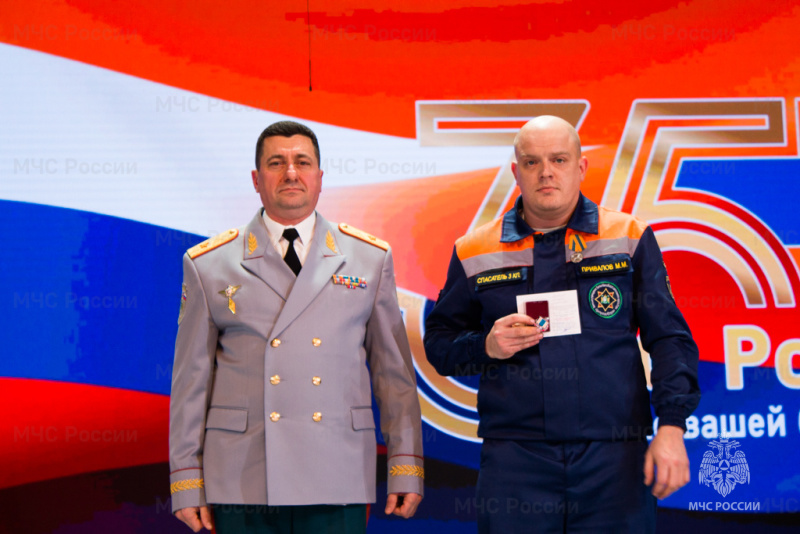 За вклад в безопасность Югры: состоялась торжественная церемония награждения спасателей