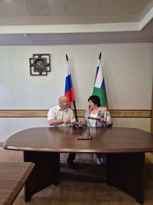 Подписание соглашения о взаимодействии между областным бюджетным учреждением «Уполномоченный многофункциональный центр предоставления государственных и муниципальных услуг Липецкой области» и Управлением