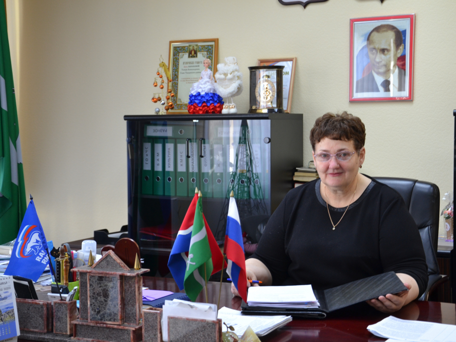 Поздравление главы округа Тамары Лысаковой с Днем энергетика