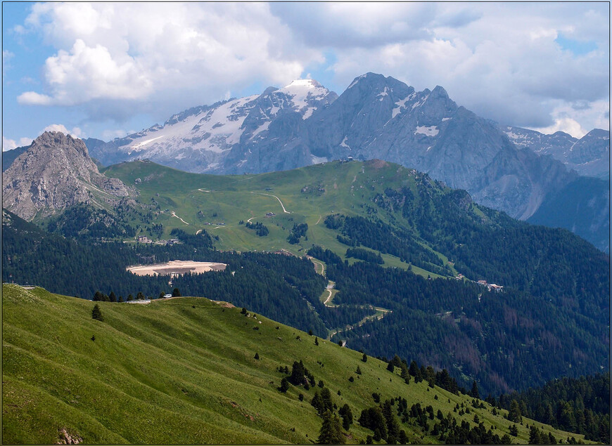 Вид на Langkofel Mountain peak