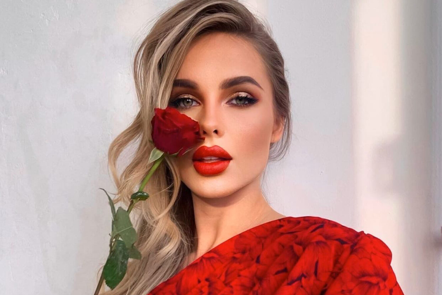 Фото hannah. Ханна певица. Ханна певица фото. Ханна певица стиль.