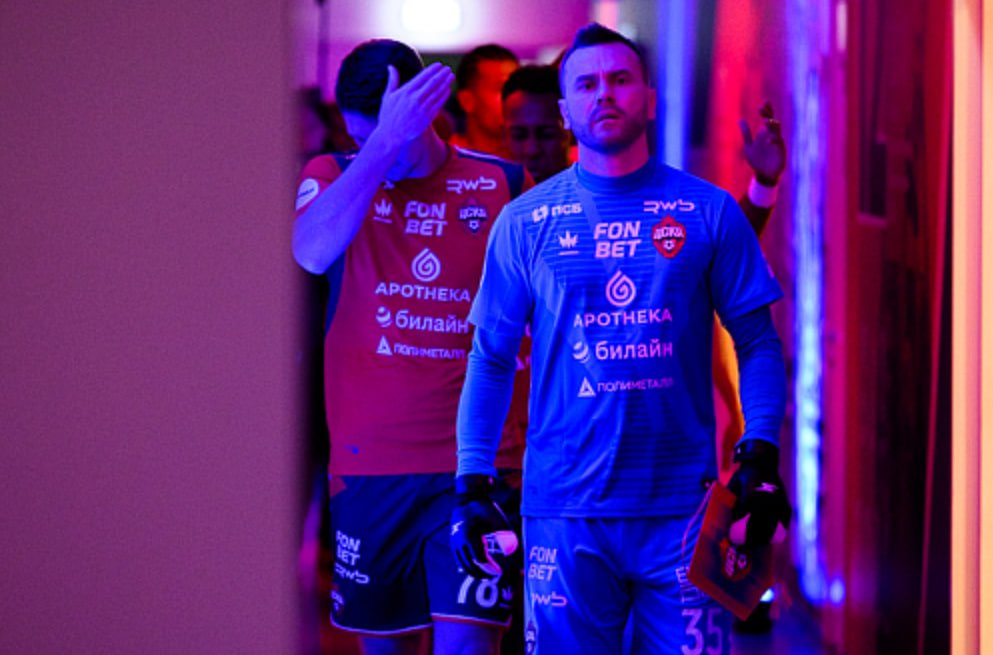 Взаимная нелюбовь. Акинфеев третий раз не доиграл дерби со «Спартаком»