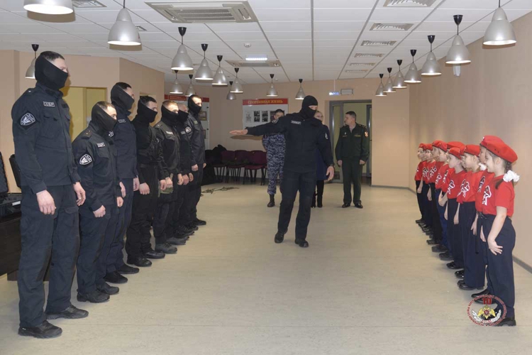 На Ямале росгвардейцы провели патриотические встречи с школьниками ко Дню защитника Отечества