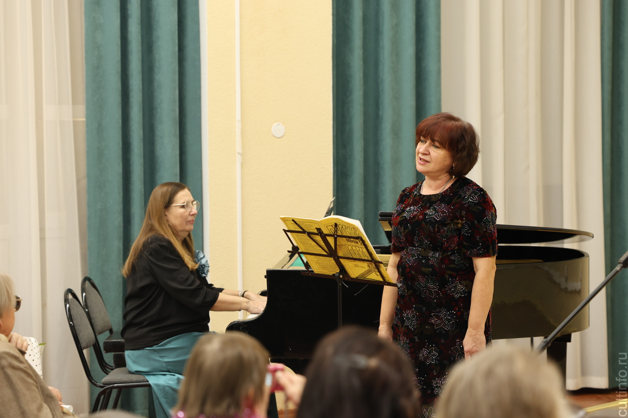 В Вологде прошел музыкальный вечер в честь юбилея известного искусствоведа и журналиста Наталии Серовой 