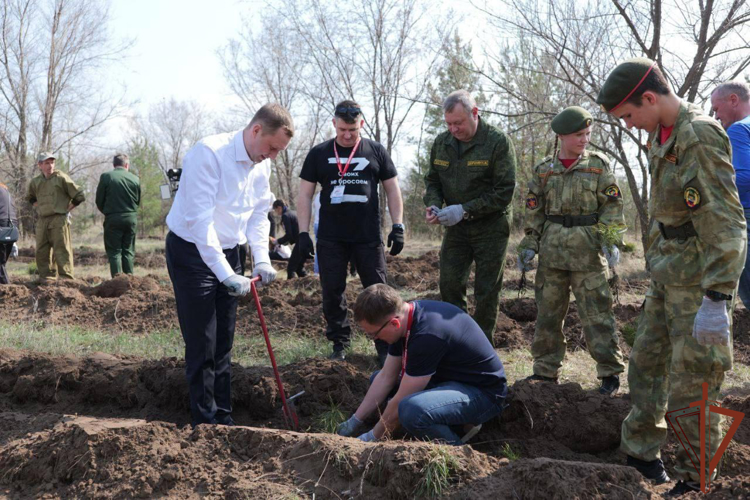 Воспитанники «Гвардейской смены» приняли участие в международной патриотической акции «Сад памяти» в Саратовской области