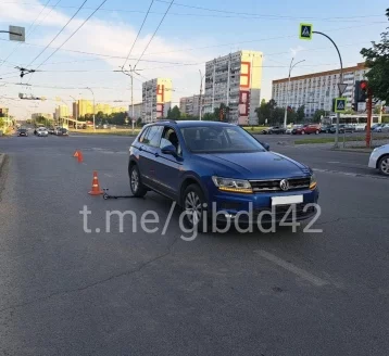 Фото: В Кемерове 12-летний самокатчик пострадал после наезда автомобиля на бульваре Строителей 1