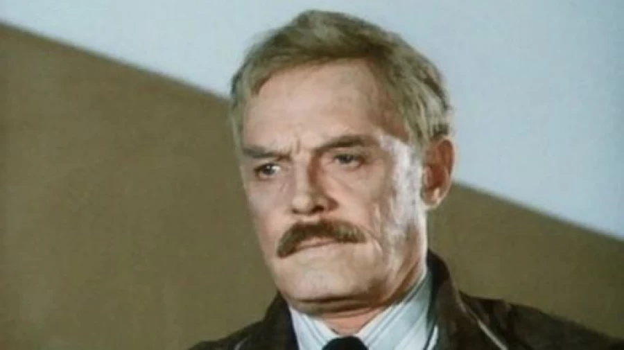 Павел Кадочников.